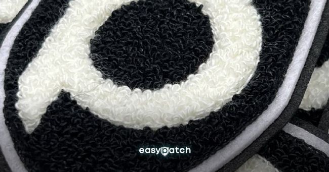 Patchs en chenille de l'université